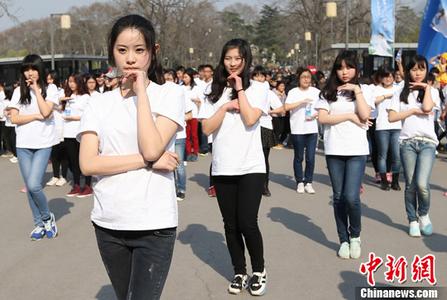 巴黎名媛舞会公布名媛人选，张艺谋小女儿与任达华女儿出席